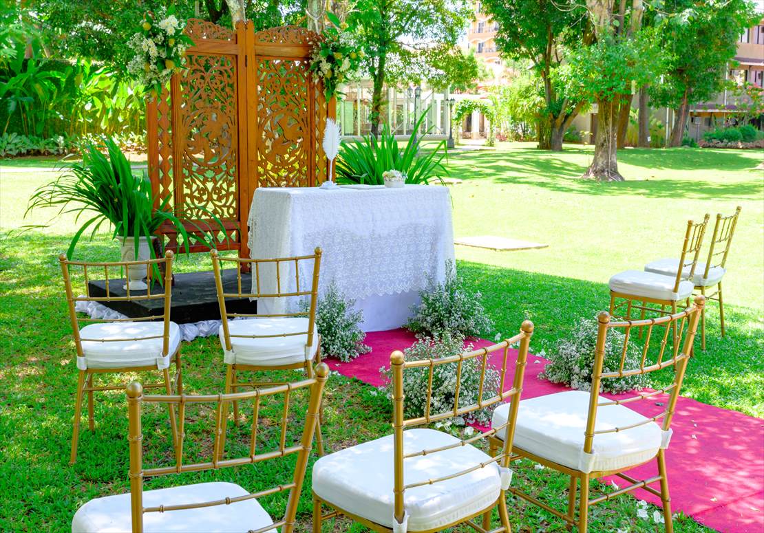 Natural Wedding And Reception<br>at Jardin De Zelia Garden